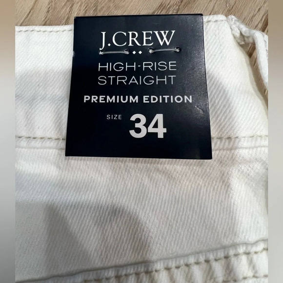 NWT - J crew
High rise straight 
Premium edition
Size 34
Waist 19”
Inseam 27” - Picture 6 of 10